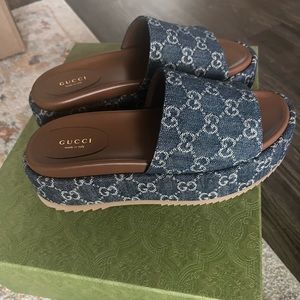 Gucci Women's platform slide sandal BRAND NEW